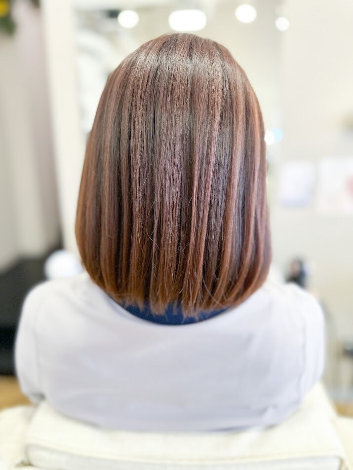 ことりベージュ/ステップボーンカット